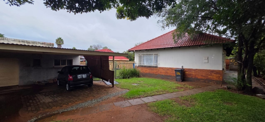 5 Bedroom Property for Sale in Stilfontein North West
